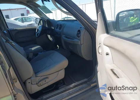 2005 Jeep Liberty Sport z USA, uszkodzony, nr VIN 1J4GL48K25W622214